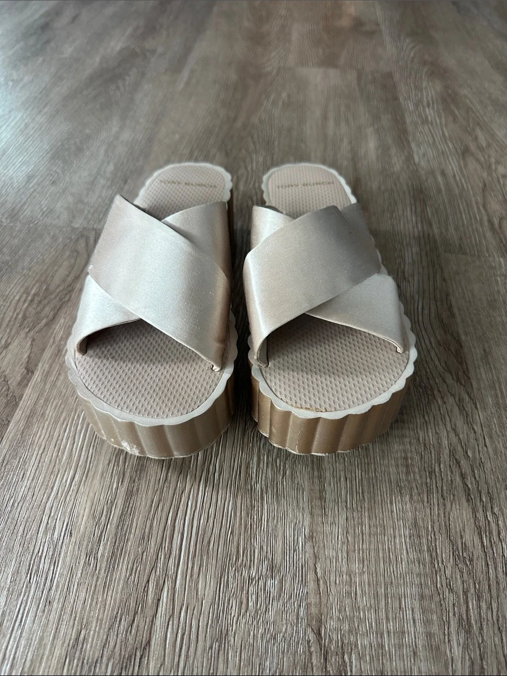 Tory Burch Satin Scalloped Platform Wedge Slide Sandals Bellini Blush Size 7